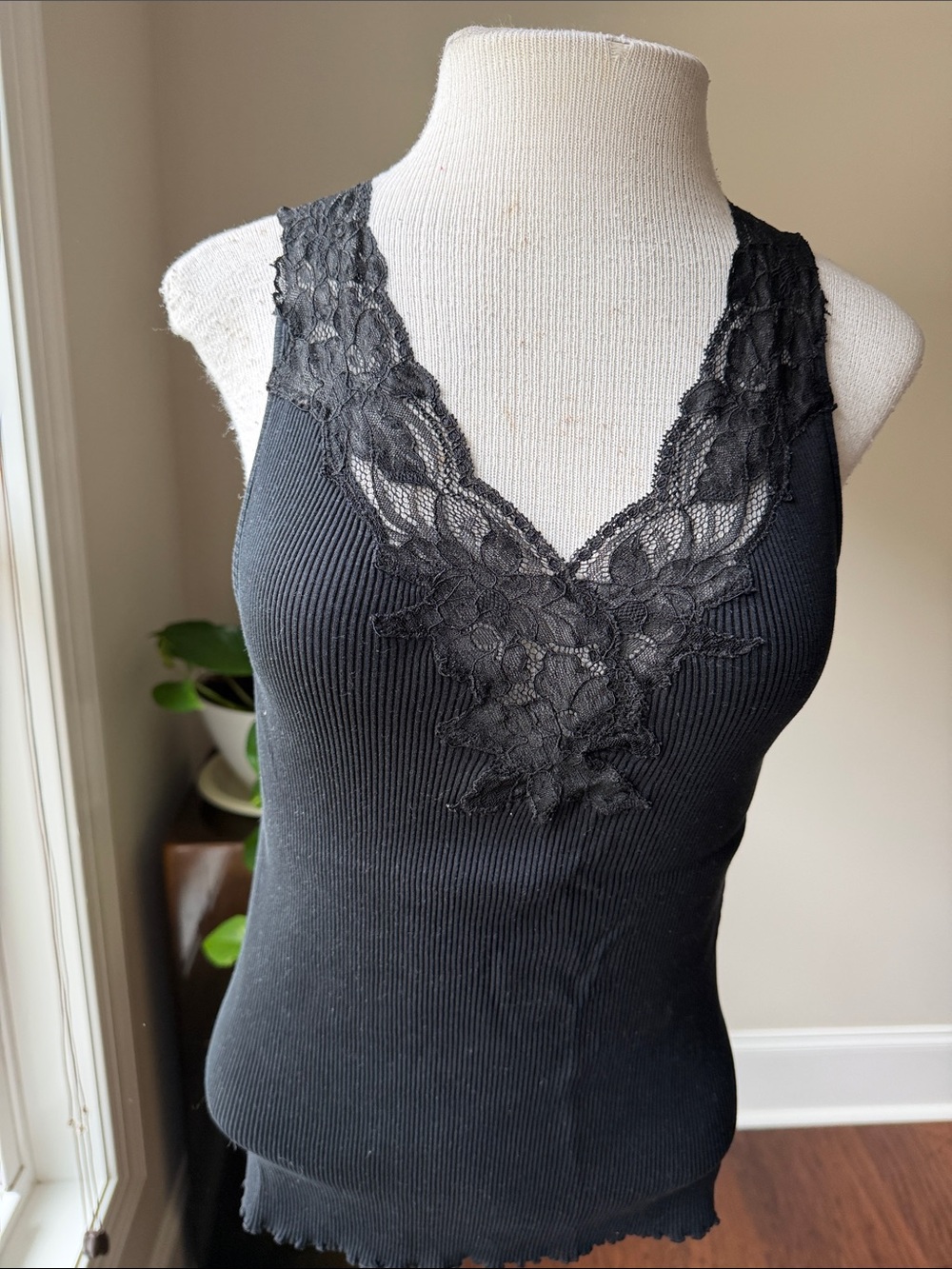 Lace-Trim Ribbed Tank Top - Black